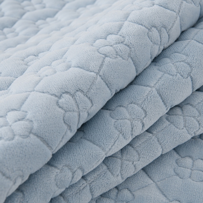 91家纺网 家纺一手货源 找家纺 优家居工厂店 2026新款240克高克重牛奶绒韩版牛奶绒夹棉床盖三件套床裙三件套直播热款-栀子花 栀子花-浅蓝