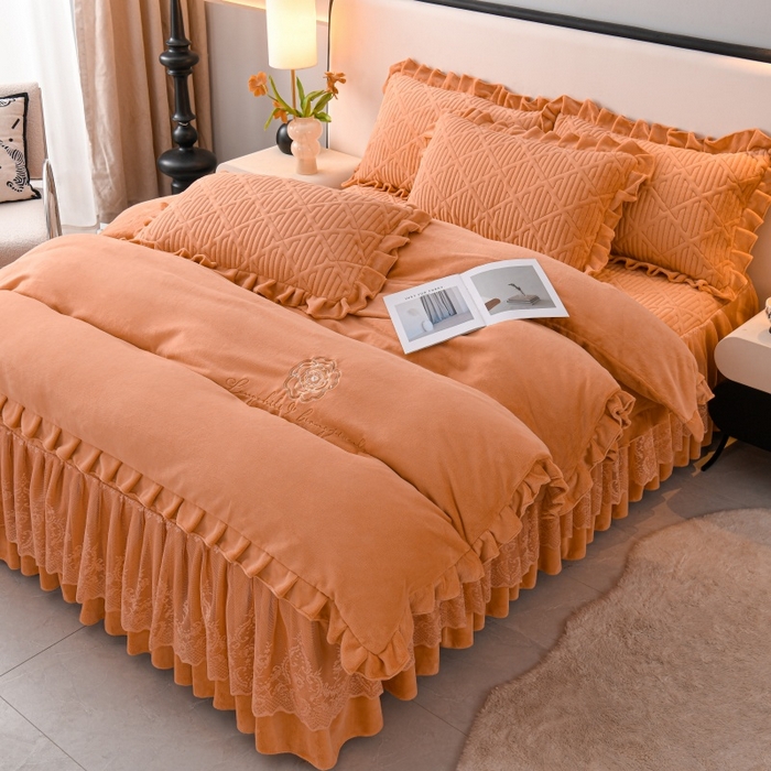 91家纺网 家纺一手货源 找家纺 （总）优家居工厂店 2026新品240克高克重牛奶绒韩版牛奶绒夹棉床裙四件套床裙三件套直播热款-东方韵