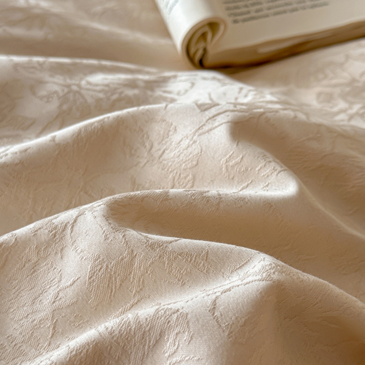 91家纺网 家纺一手货源 找家纺 涵美人家纺 2025新款长绒棉真50双股高支全棉提花四件套纯棉 澜汐035