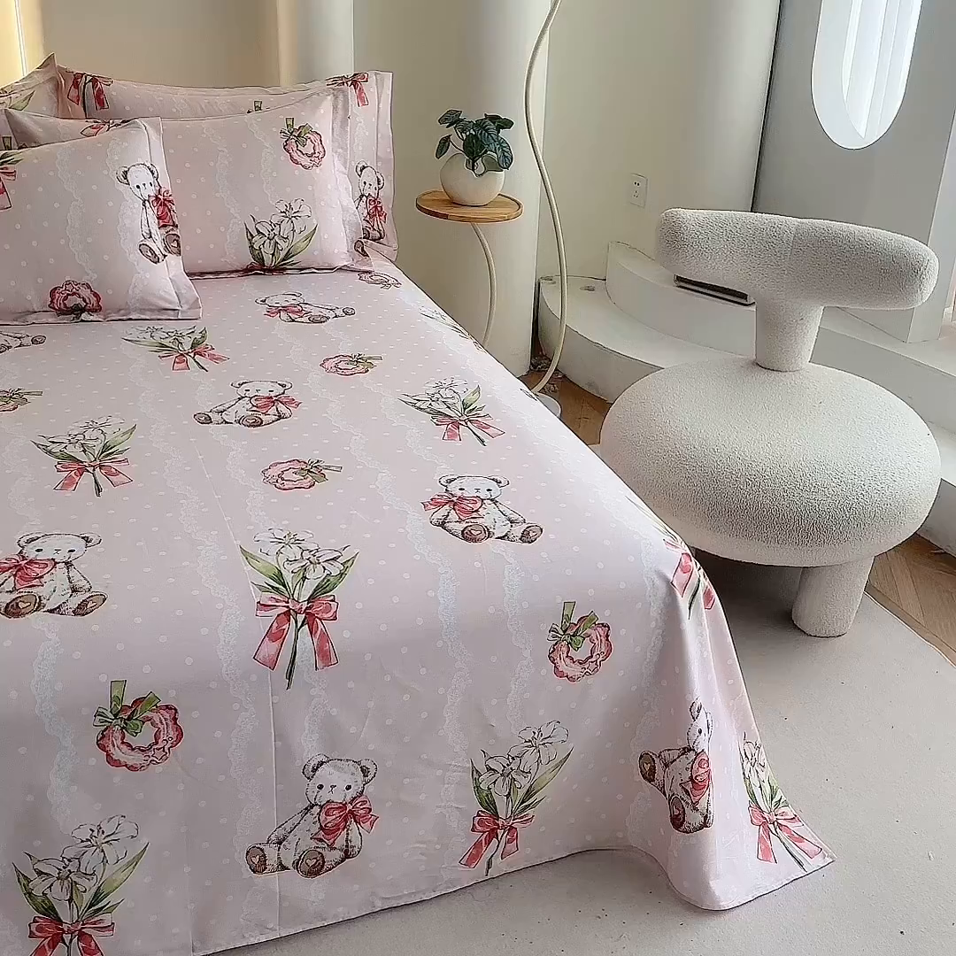 91家纺网 家纺一手货源 找家纺 优家居工厂店 2026新款13360纯棉床单单件印花全棉加厚大学生宿舍三件套 爱丽丝熊