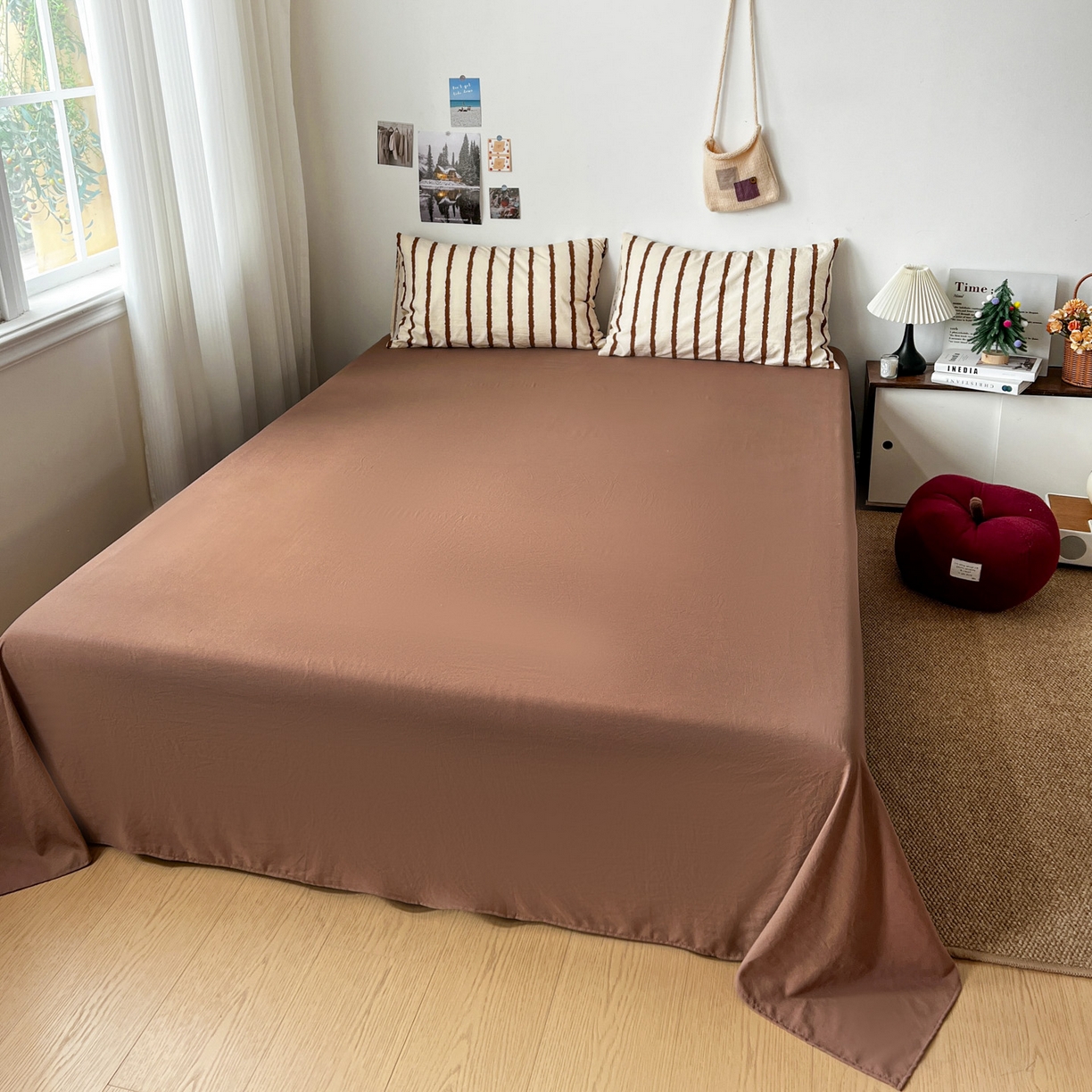 91家纺网 家纺一手货源 找家纺 逸林家纺《原希尔顿逸林》 2026新款春款简约印花古法水洗棉四件套拼色床单款床笠款四件套条纹被套单品四件套 墨染-咖