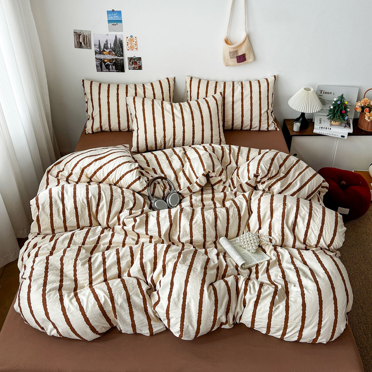 91家纺网 家纺一手货源 找家纺 逸林家纺《原希尔顿逸林》 2026新款春款简约印花古法水洗棉四件套拼色床单款床笠款四件套条纹被套单品四件套 墨染-咖