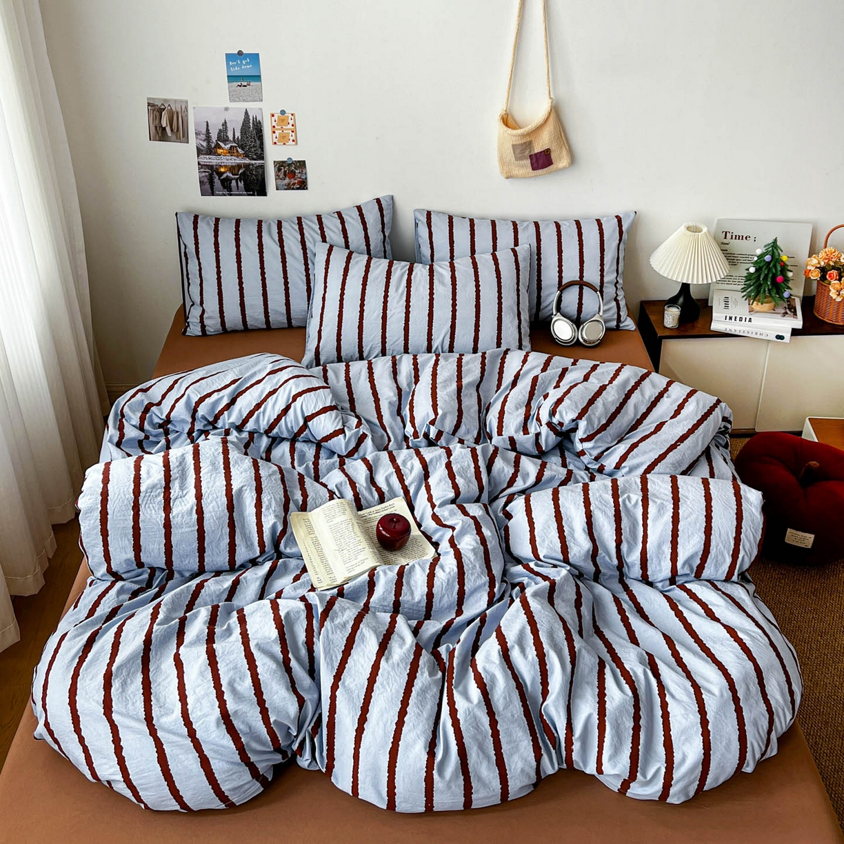 91家纺网 家纺一手货源 找家纺 逸林家纺《原希尔顿逸林》 2026新款春款简约印花古法水洗棉四件套拼色床单款床笠款四件套条纹被套单品四件套 墨染-蓝