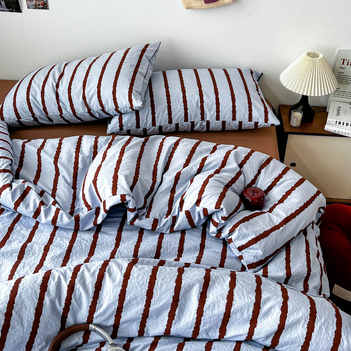 91家纺网 家纺一手货源 找家纺 逸林家纺《原希尔顿逸林》 2026新款春款简约印花古法水洗棉四件套拼色床单款床笠款四件套条纹被套单品四件套 墨染-蓝