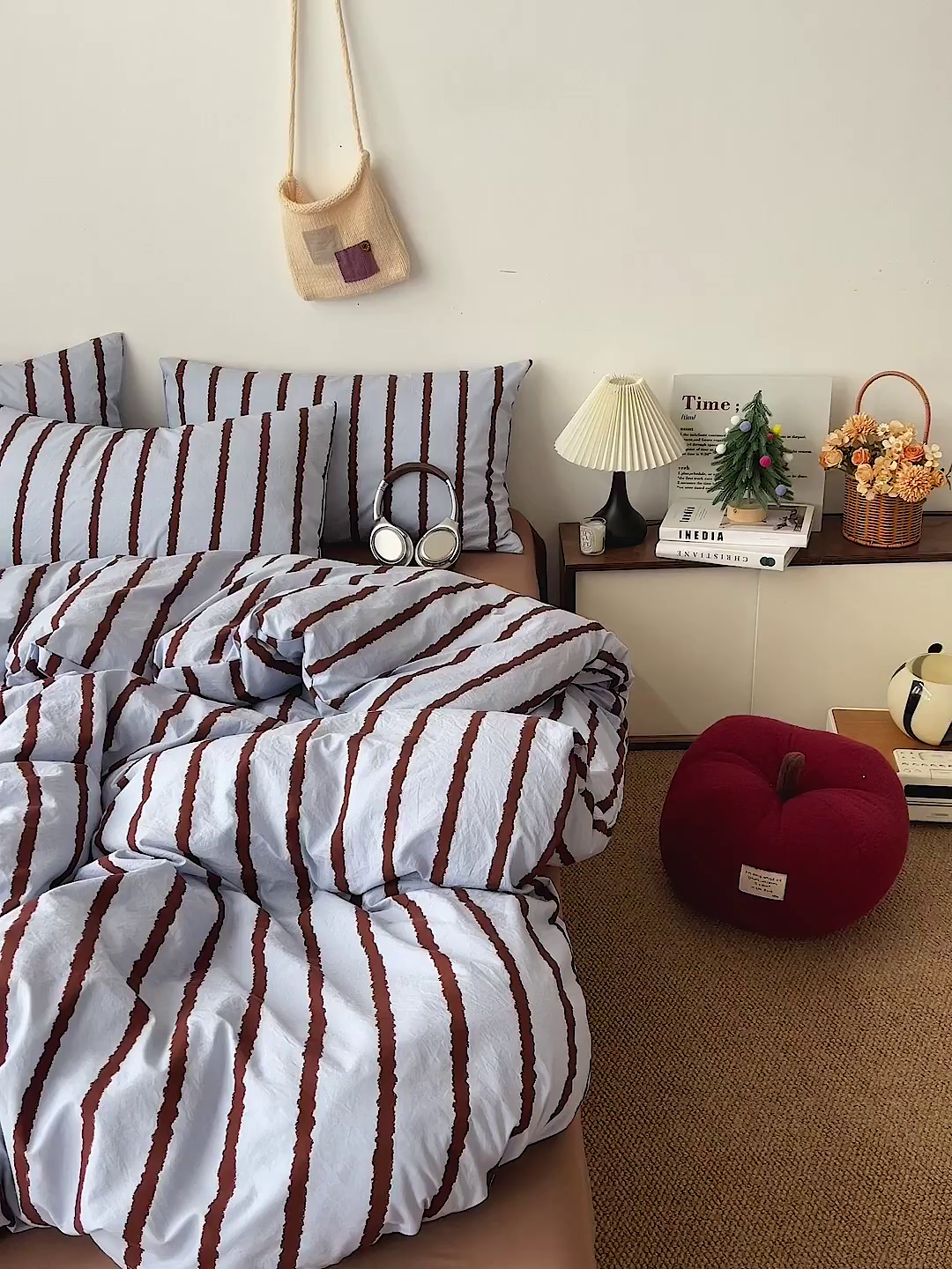 91家纺网 家纺一手货源 找家纺 逸林家纺《原希尔顿逸林》 2026新款春款简约印花古法水洗棉四件套拼色床单款床笠款四件套条纹被套单品四件套 墨染-蓝