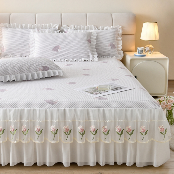 91家纺网 家纺一手货源 找家纺 （总）优家居工厂店 A类2026夏季冰丝席裙款豆豆凉席三件套刺绣花边蕾丝花边床裙可机洗水洗