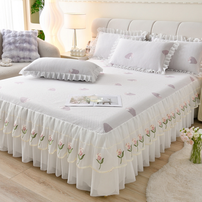 优家居工厂店 A类2026夏季冰丝席裙款豆豆凉席三件套刺绣花边蕾丝花边床裙可机洗水洗 盛夏-草莓