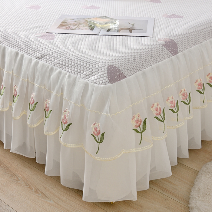 91家纺网 家纺一手货源 找家纺 优家居工厂店 A类2026夏季冰丝席裙款豆豆凉席三件套刺绣花边蕾丝花边床裙可机洗水洗 盛夏-草莓