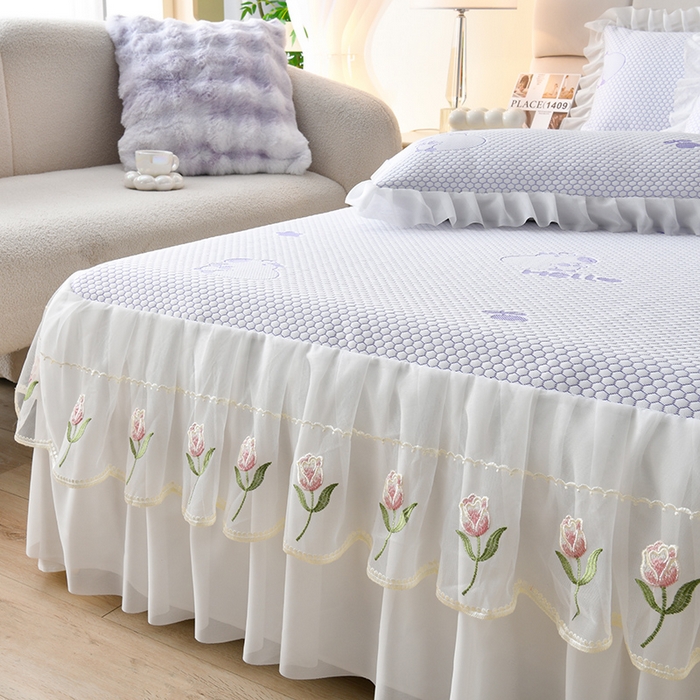 91家纺网 家纺一手货源 找家纺 优家居工厂店 A类2026夏季冰丝席裙款豆豆凉席三件套刺绣花边蕾丝花边床裙可机洗水洗 盛夏-卡皮