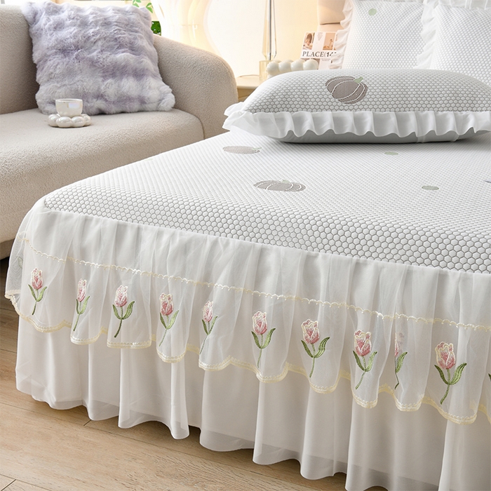 91家纺网 家纺一手货源 找家纺 优家居工厂店 A类2026夏季冰丝席裙款豆豆凉席三件套刺绣花边蕾丝花边床裙可机洗水洗 盛夏-南瓜黄