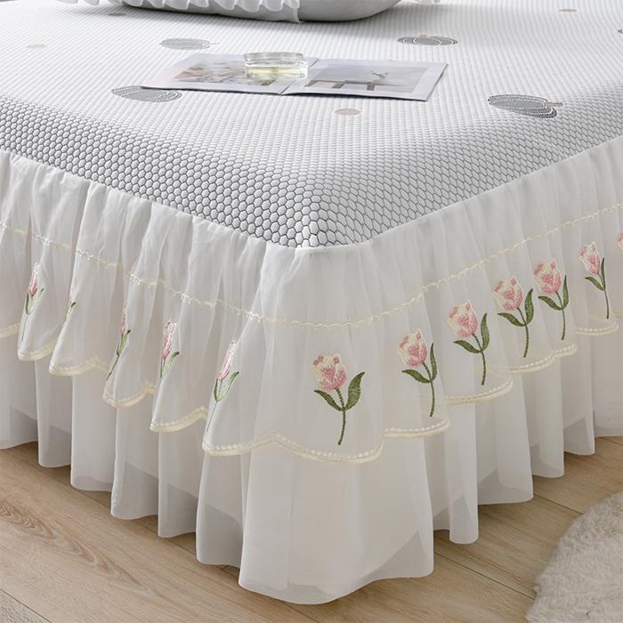 91家纺网 家纺一手货源 找家纺 优家居工厂店 A类2026夏季冰丝席裙款豆豆凉席三件套刺绣花边蕾丝花边床裙可机洗水洗 盛夏-南瓜青