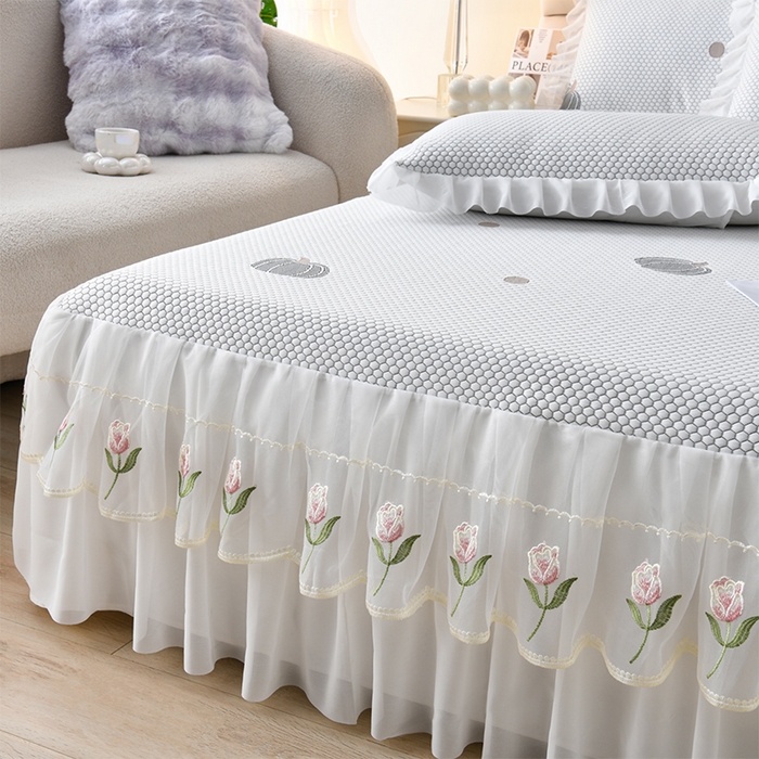 91家纺网 家纺一手货源 找家纺 优家居工厂店 A类2026夏季冰丝席裙款豆豆凉席三件套刺绣花边蕾丝花边床裙可机洗水洗 盛夏-南瓜青