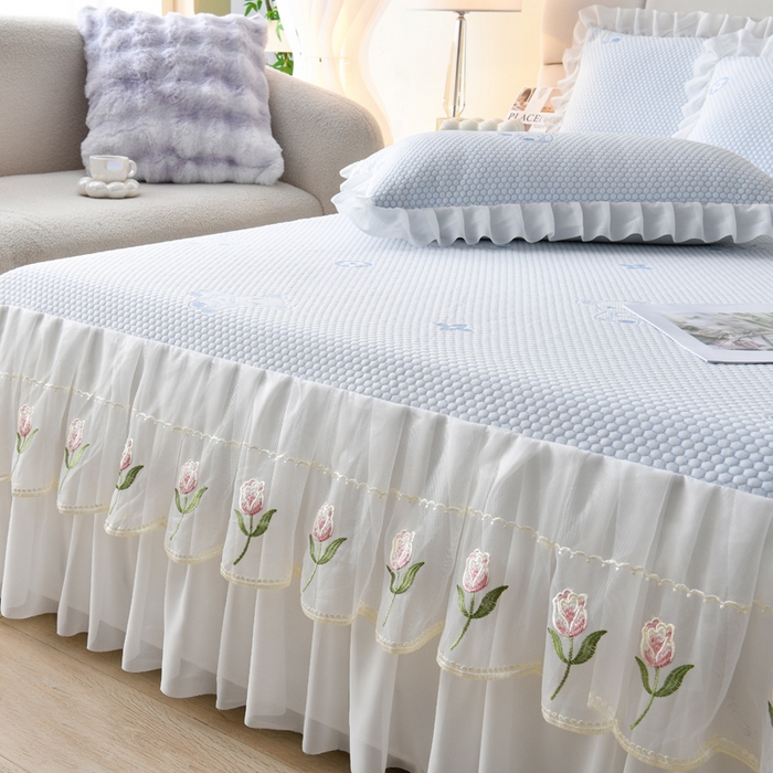 91家纺网 家纺一手货源 找家纺 优家居工厂店 A类2026夏季冰丝席裙款豆豆凉席三件套刺绣花边蕾丝花边床裙可机洗水洗 盛夏-小熊