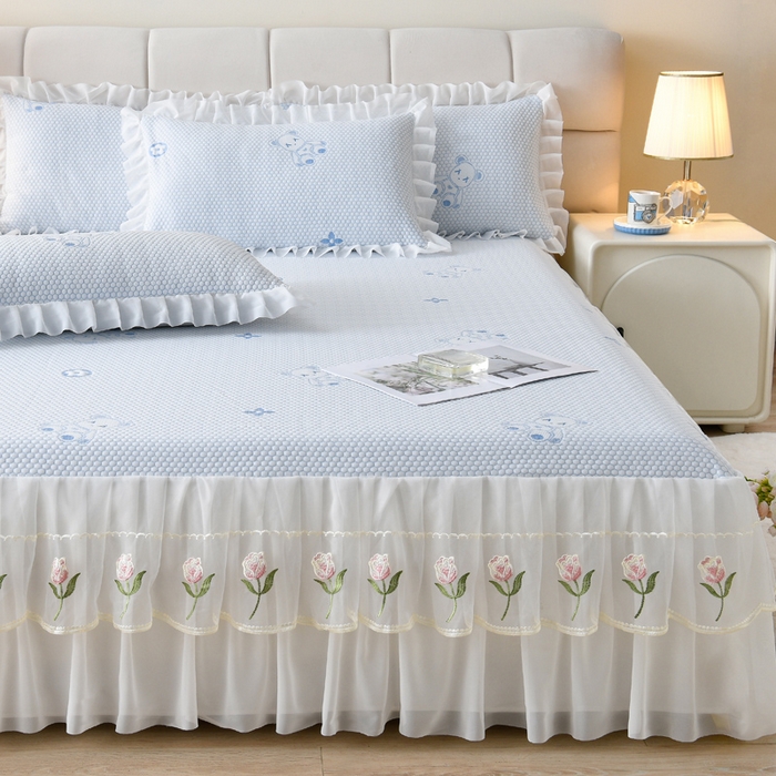 91家纺网 家纺一手货源 找家纺 优家居工厂店 A类2026夏季冰丝席裙款豆豆凉席三件套刺绣花边蕾丝花边床裙可机洗水洗 盛夏-小熊