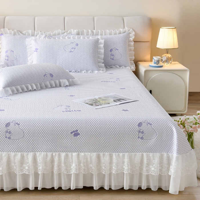 91家纺网 家纺一手货源 找家纺 优家居工厂店 A类2026新款凉感豆豆提花凉席床裙款床盖三件套高档蕾丝花边可机洗水洗 盛夏-卡皮