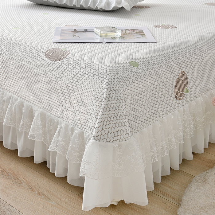 91家纺网 家纺一手货源 找家纺 优家居工厂店 A类2026新款凉感豆豆提花凉席床裙款床盖三件套高档蕾丝花边可机洗水洗 盛夏-南瓜黄