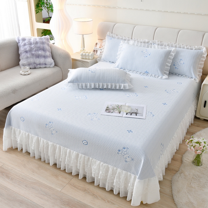优家居工厂店 A类2026新款凉感豆豆提花凉席床裙款床盖三件套高档蕾丝花边可机洗水洗 盛夏-小熊