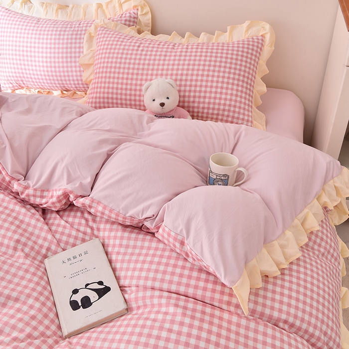 91家纺网 家纺一手货源 找家纺 优家居工厂店 2026新款A类超柔舒适水洗棉韩式花边四件套小清新格子纯色学生三件套 奶油-粉