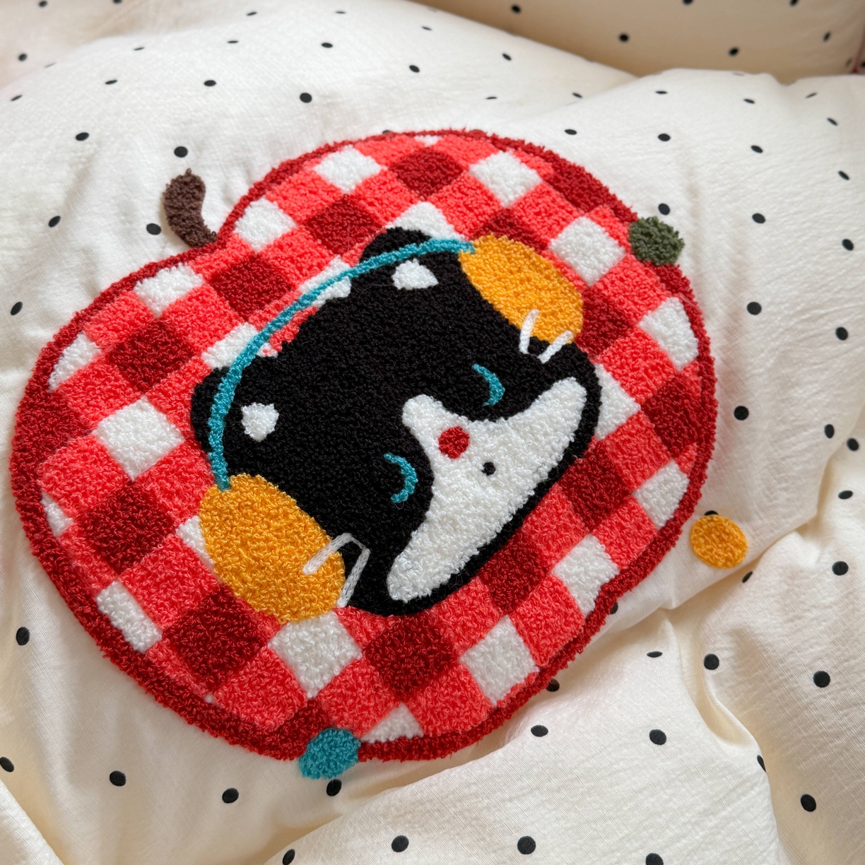 91家纺网 家纺一手货源 找家纺 美乐迪家纺 2026新款云感双层纱毛巾绣四件套（会员-2） 苹果猫