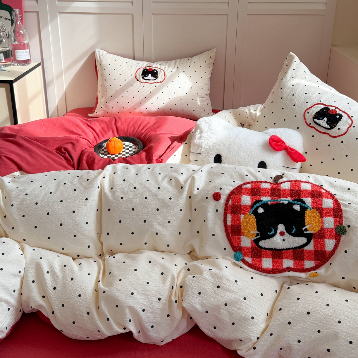 91家纺网 家纺一手货源 找家纺 美乐迪家纺 2026新款云感双层纱毛巾绣四件套（会员-2） 苹果猫