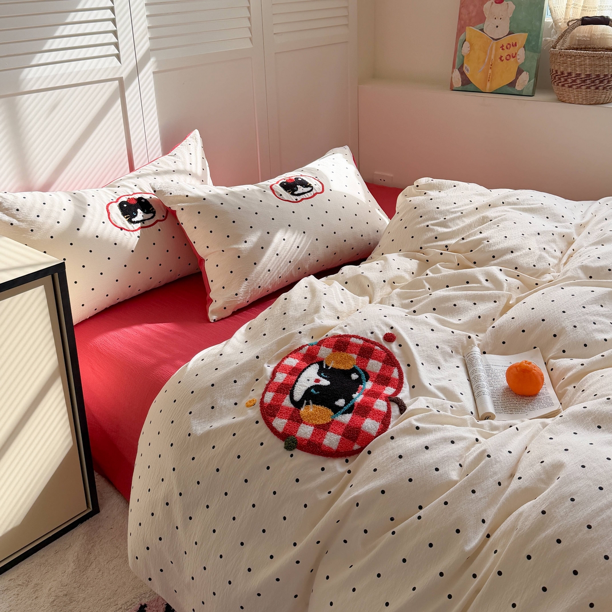 91家纺网 家纺一手货源 找家纺 美乐迪家纺 2026新款云感双层纱毛巾绣四件套（会员-2） 苹果猫