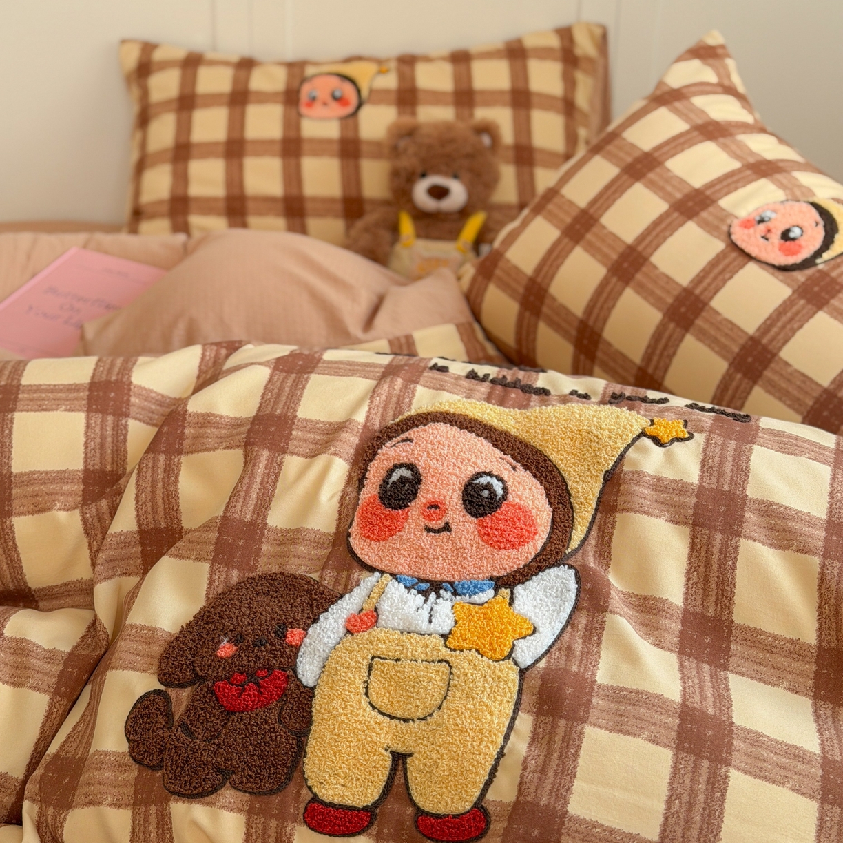 91家纺网 家纺一手货源 找家纺 美乐迪家纺 2026新款云感双层纱毛巾绣四件套（会员-2） 小星人