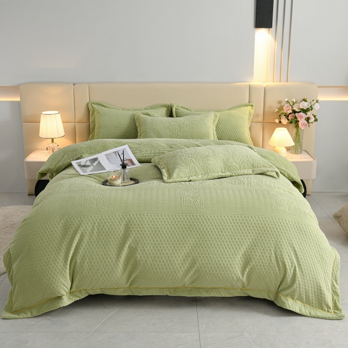 优家居工厂店 2026新款高克重240克雕花烂花夹棉床盖四件套床单四件套牛奶绒床裙四件套 朱丽叶-绿