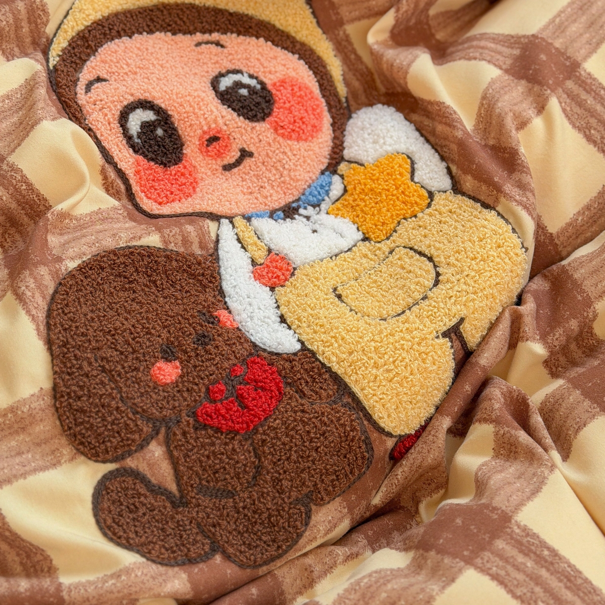 91家纺网 家纺一手货源 找家纺 美乐迪家纺 2026新款云感双层纱毛巾绣四件套（会员-2） 小星人