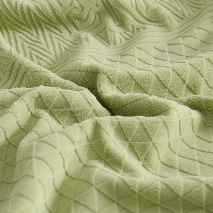 91家纺网 家纺一手货源 找家纺 优家居工厂店 2026新款高克重240克雕花烂花夹棉床盖四件套床单四件套牛奶绒床裙四件套 朱丽叶-绿