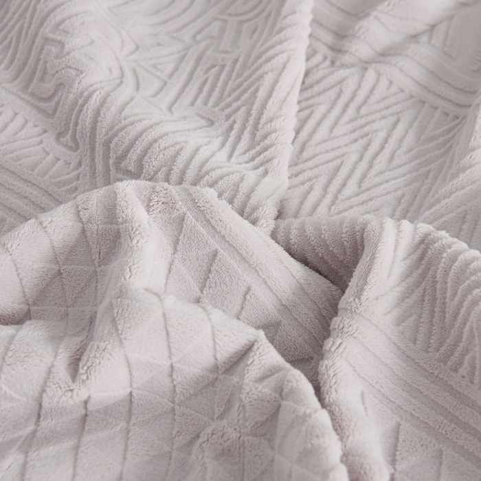 91家纺网 家纺一手货源 找家纺 优家居工厂店 2026新款高克重240克雕花烂花夹棉床盖四件套床单四件套牛奶绒床裙四件套 朱丽叶-紫