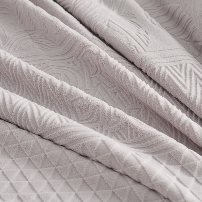 91家纺网 家纺一手货源 找家纺 优家居工厂店 2026新款高克重240克雕花烂花夹棉床盖四件套床单四件套牛奶绒床裙四件套 朱丽叶-紫