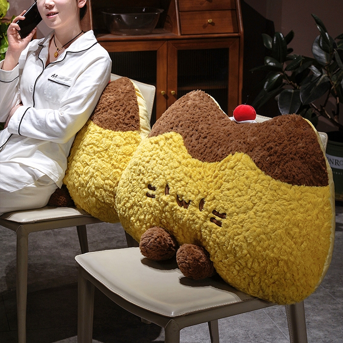 91家纺网 家纺一手货源 找家纺 仟亿莱 2026新款月牙布丁猫刷花大靠背 组合图（仅供展示不可下单）