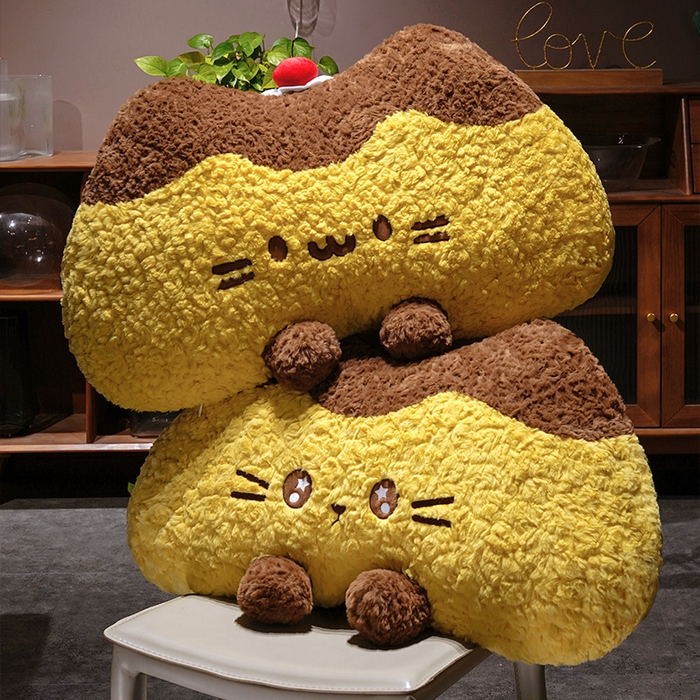 91家纺网 家纺一手货源 找家纺 仟亿莱 2026新款月牙布丁猫刷花大靠背 月牙星星眼布丁猫