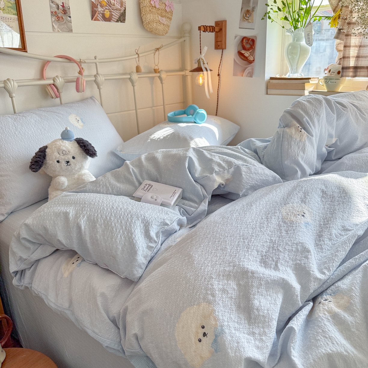 91家纺网 家纺一手货源 找家纺 初念 2026新款A类高品质110克超柔泡芙纱四件套 蓝领结狗