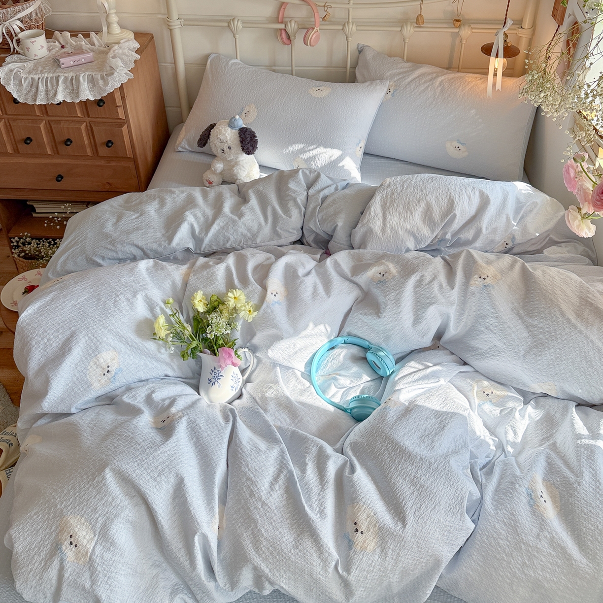 91家纺网 家纺一手货源 找家纺 初念 2026新款A类高品质110克超柔泡芙纱四件套 蓝领结狗