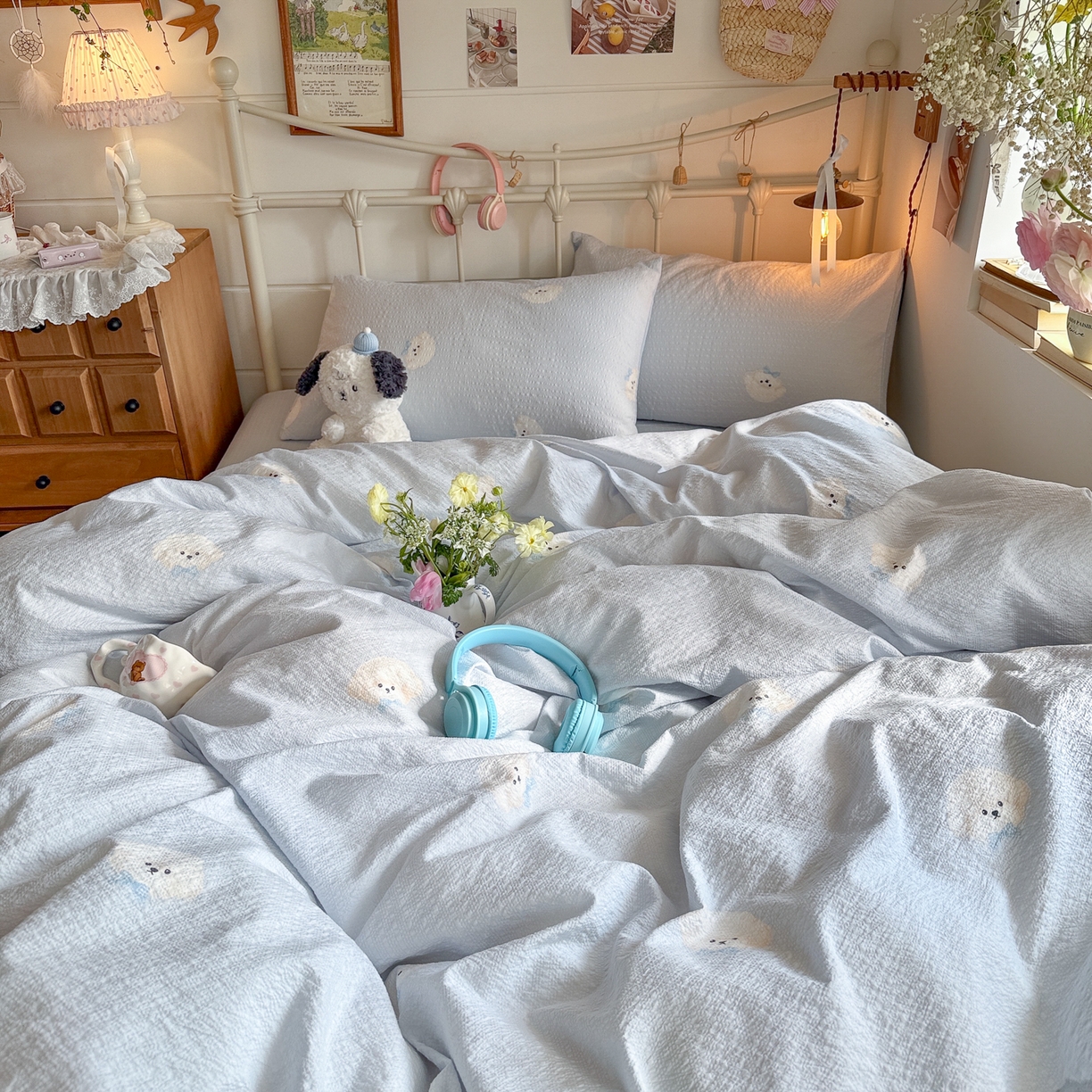 91家纺网 家纺一手货源 找家纺 初念 2026新款A类高品质110克超柔泡芙纱四件套 蓝领结狗