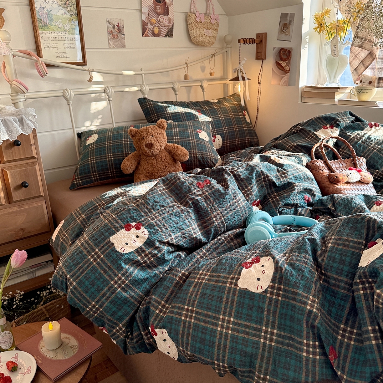 91家纺网 家纺一手货源 找家纺 初念 2026新款A类高品质110克超柔泡芙纱四件套 绿格小猫