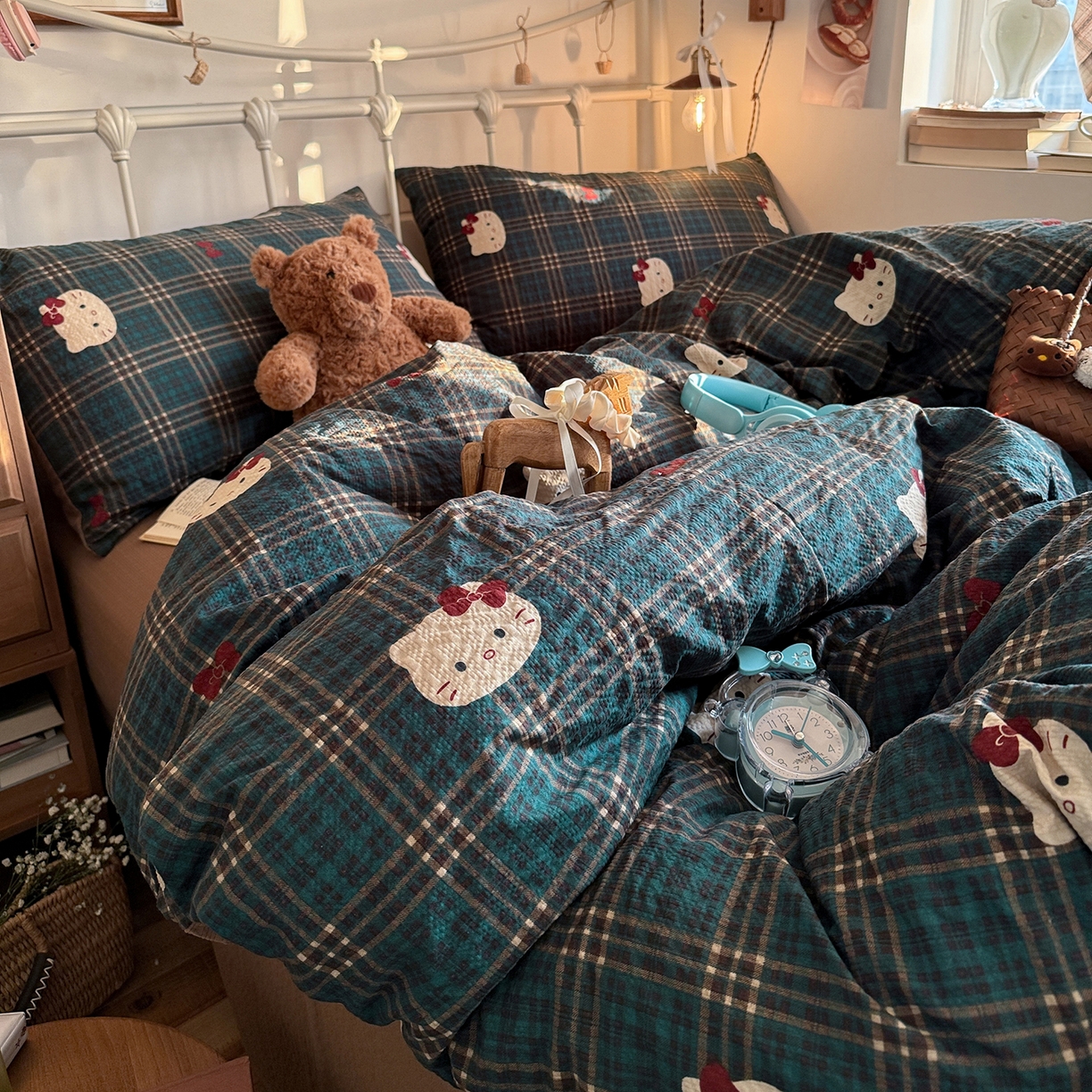 91家纺网 家纺一手货源 找家纺 初念 2026新款A类高品质110克超柔泡芙纱四件套 绿格小猫