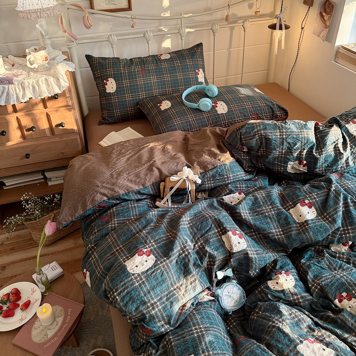 91家纺网 家纺一手货源 找家纺 初念 2026新款A类高品质110克超柔泡芙纱四件套 绿格小猫