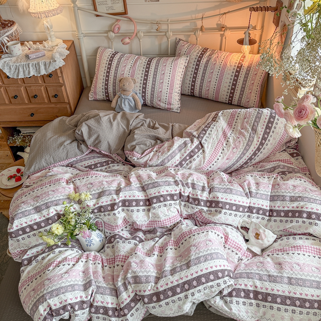 91家纺网 家纺一手货源 找家纺 初念 2026新款A类高品质110克超柔泡芙纱四件套 猫咪集