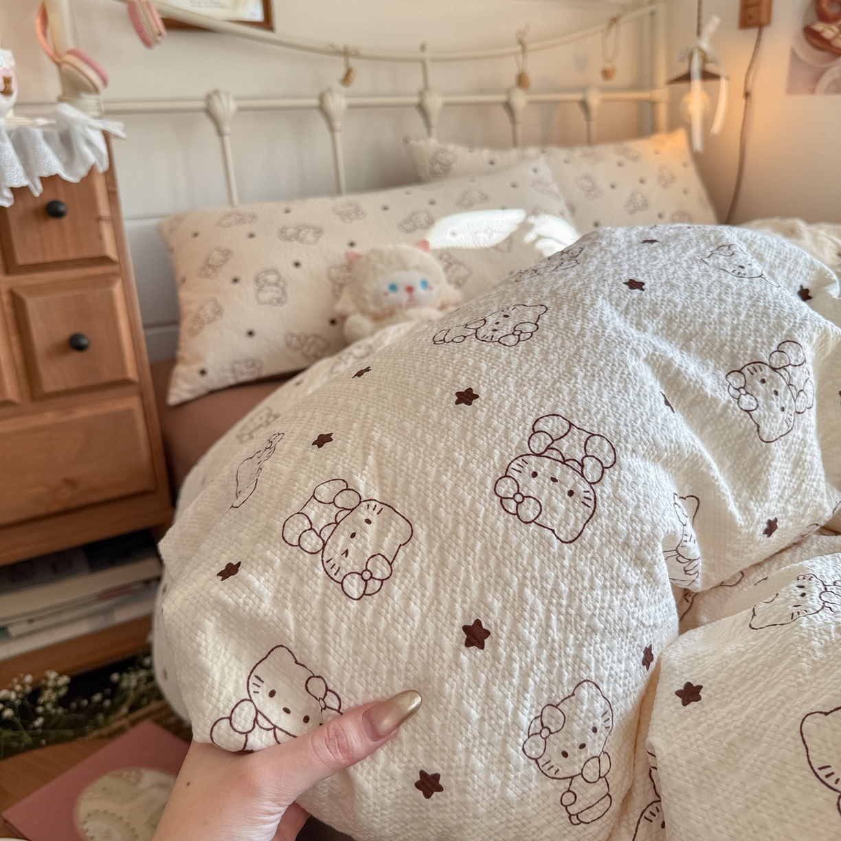 初念 2026新款A类高品质110克超柔泡芙纱四件套 描线小猫