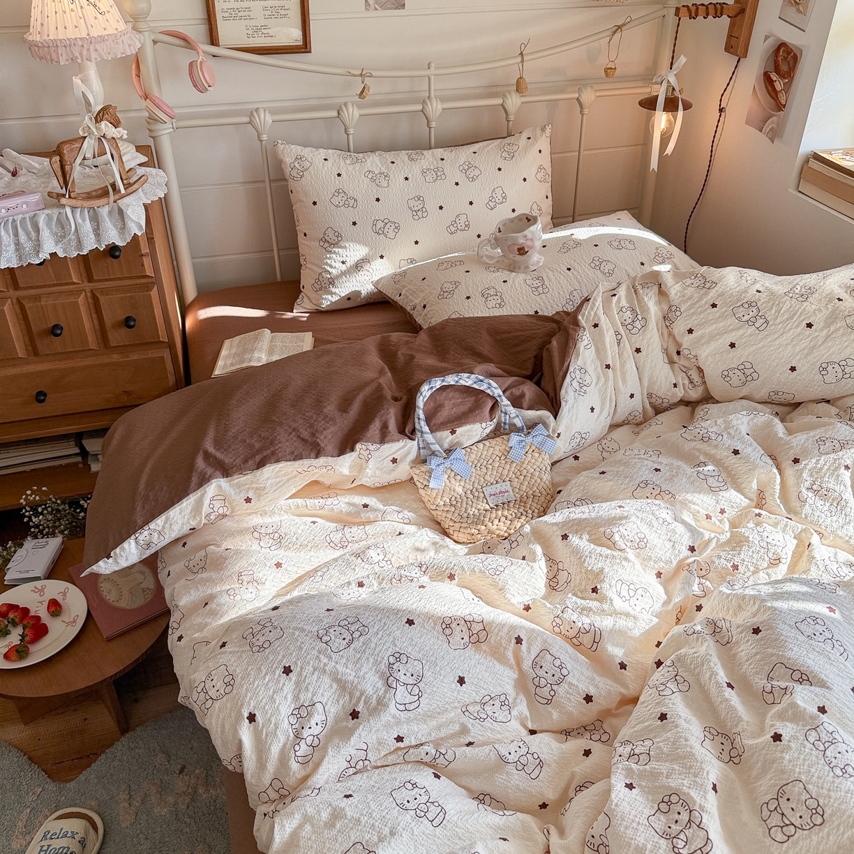 91家纺网 家纺一手货源 找家纺 初念 2026新款A类高品质110克超柔泡芙纱四件套 描线小猫