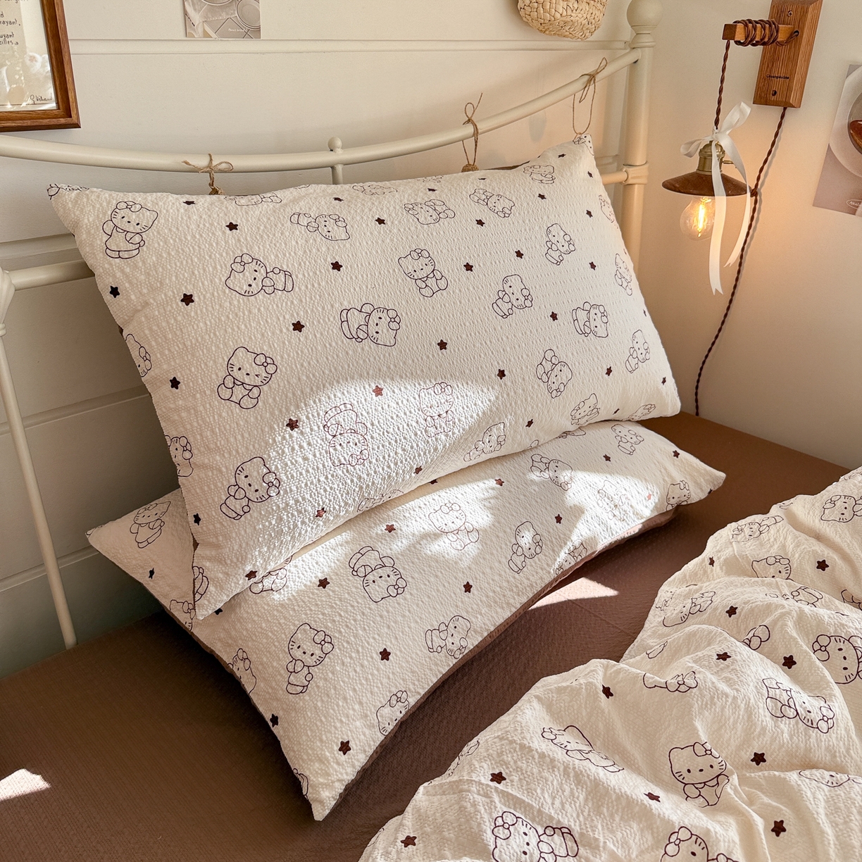 91家纺网 家纺一手货源 找家纺 初念 2026新款A类高品质110克超柔泡芙纱四件套 描线小猫