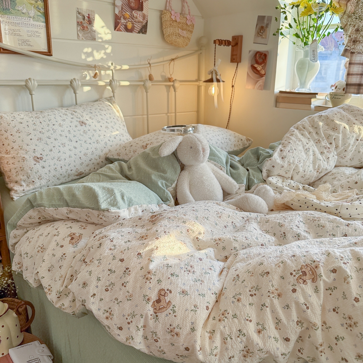 91家纺网 家纺一手货源 找家纺 初念 2026新款A类高品质110克超柔泡芙纱四件套 木马小花团