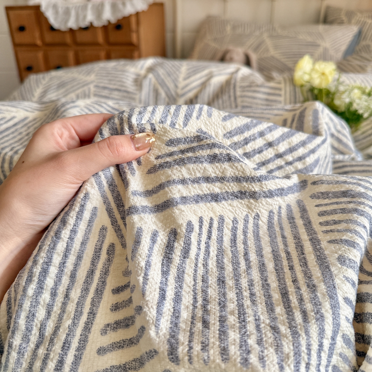 91家纺网 家纺一手货源 找家纺 初念 2026新款A类高品质110克超柔泡芙纱四件套 浅川纹