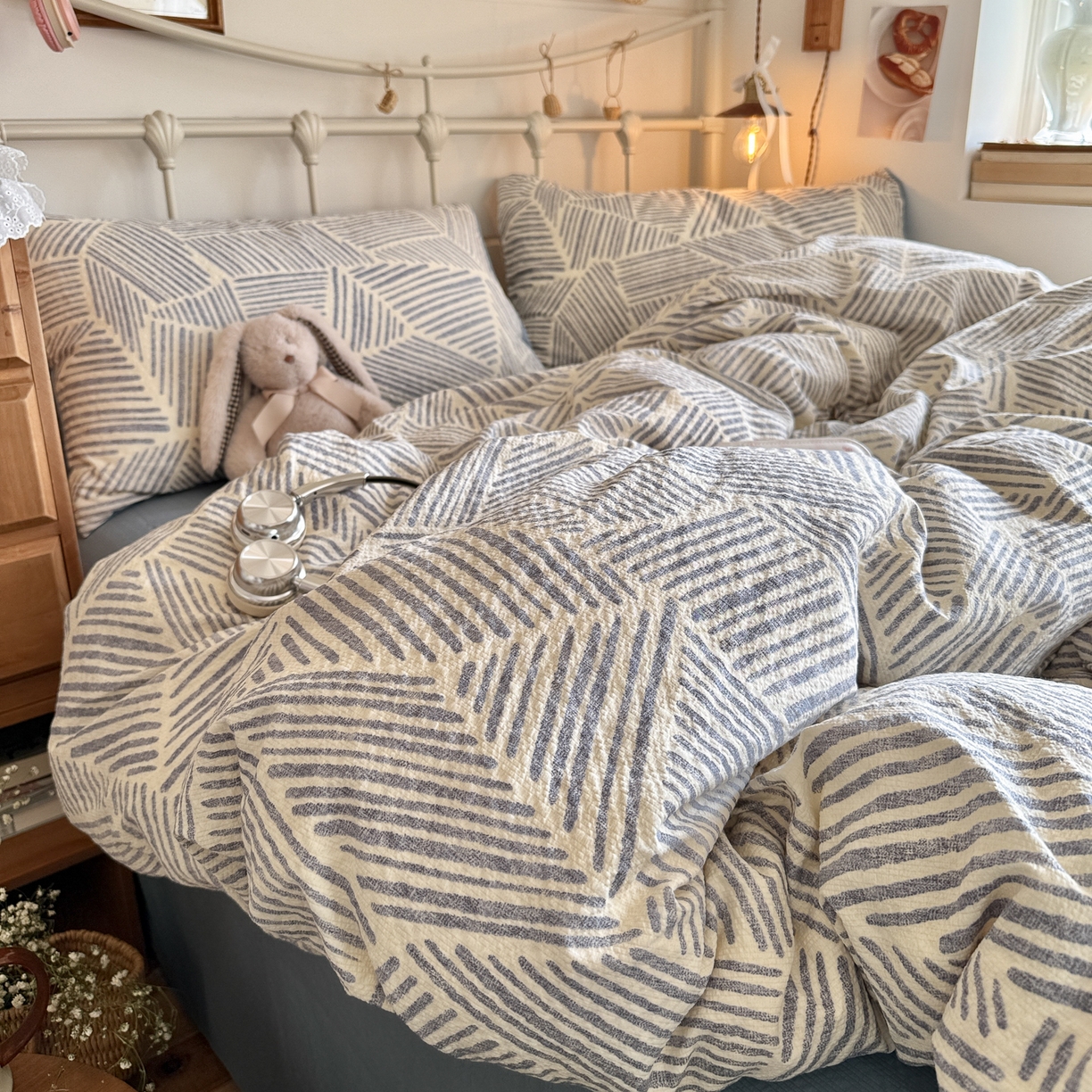 91家纺网 家纺一手货源 找家纺 初念 2026新款A类高品质110克超柔泡芙纱四件套 浅川纹