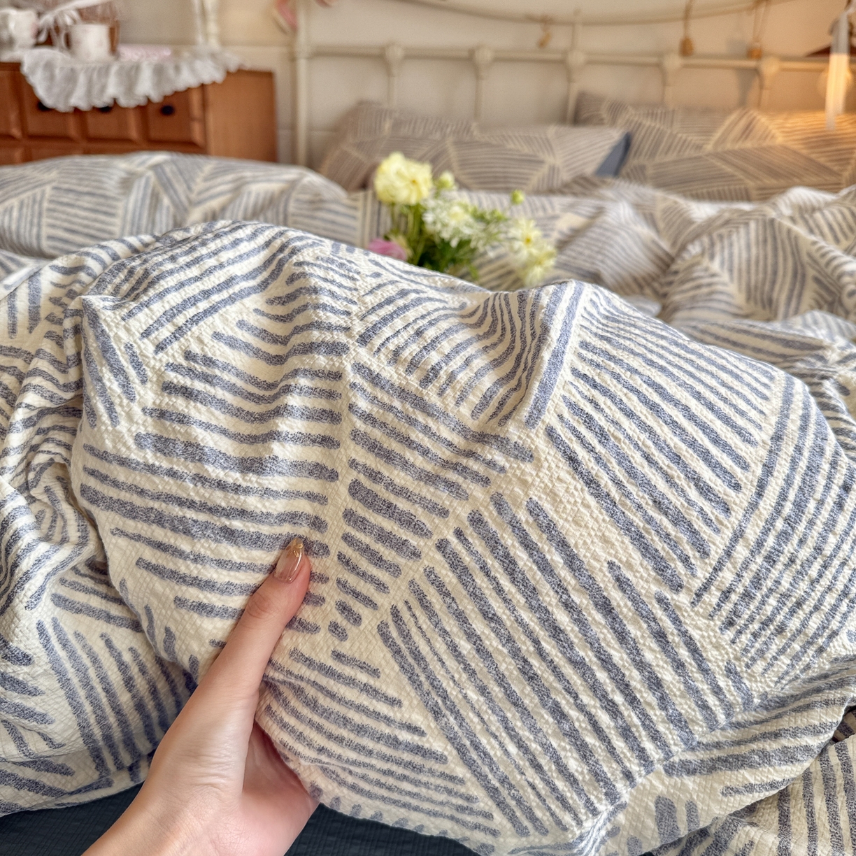 91家纺网 家纺一手货源 找家纺 初念 2026新款A类高品质110克超柔泡芙纱四件套 浅川纹