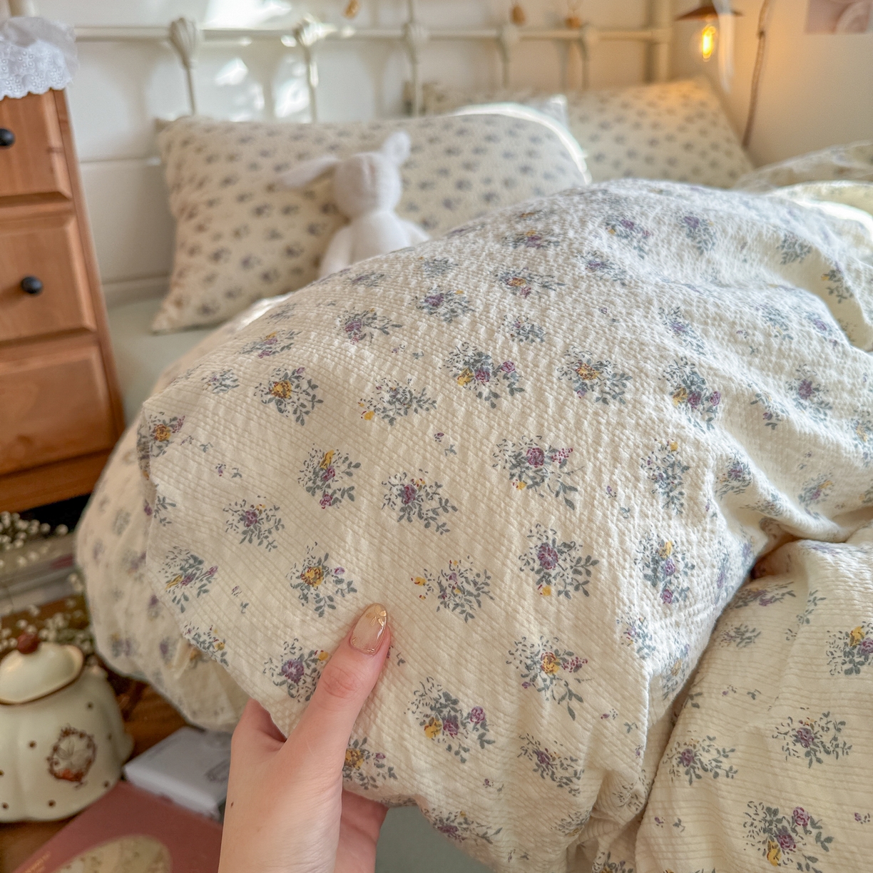 91家纺网 家纺一手货源 找家纺 初念 2026新款A类高品质110克超柔泡芙纱四件套 柔花