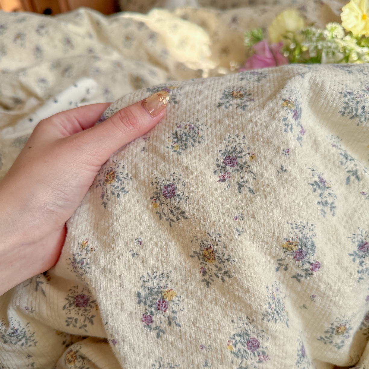 91家纺网 家纺一手货源 找家纺 初念 2026新款A类高品质110克超柔泡芙纱四件套 柔花