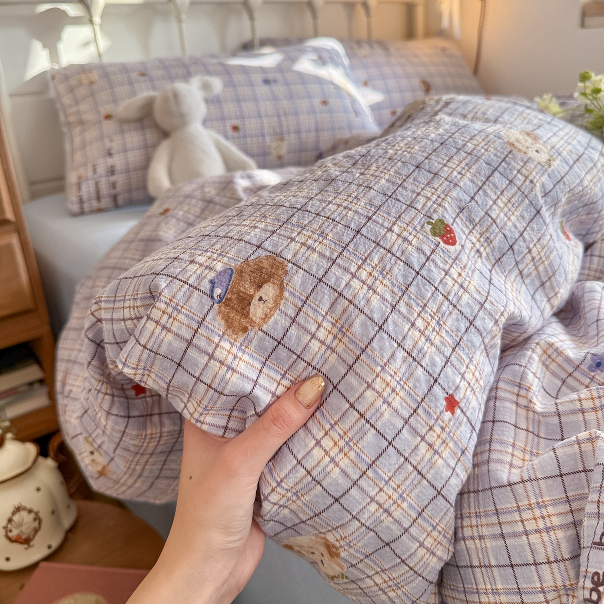 91家纺网 家纺一手货源 找家纺 初念 2026新款A类高品质110克超柔泡芙纱四件套 四季狗